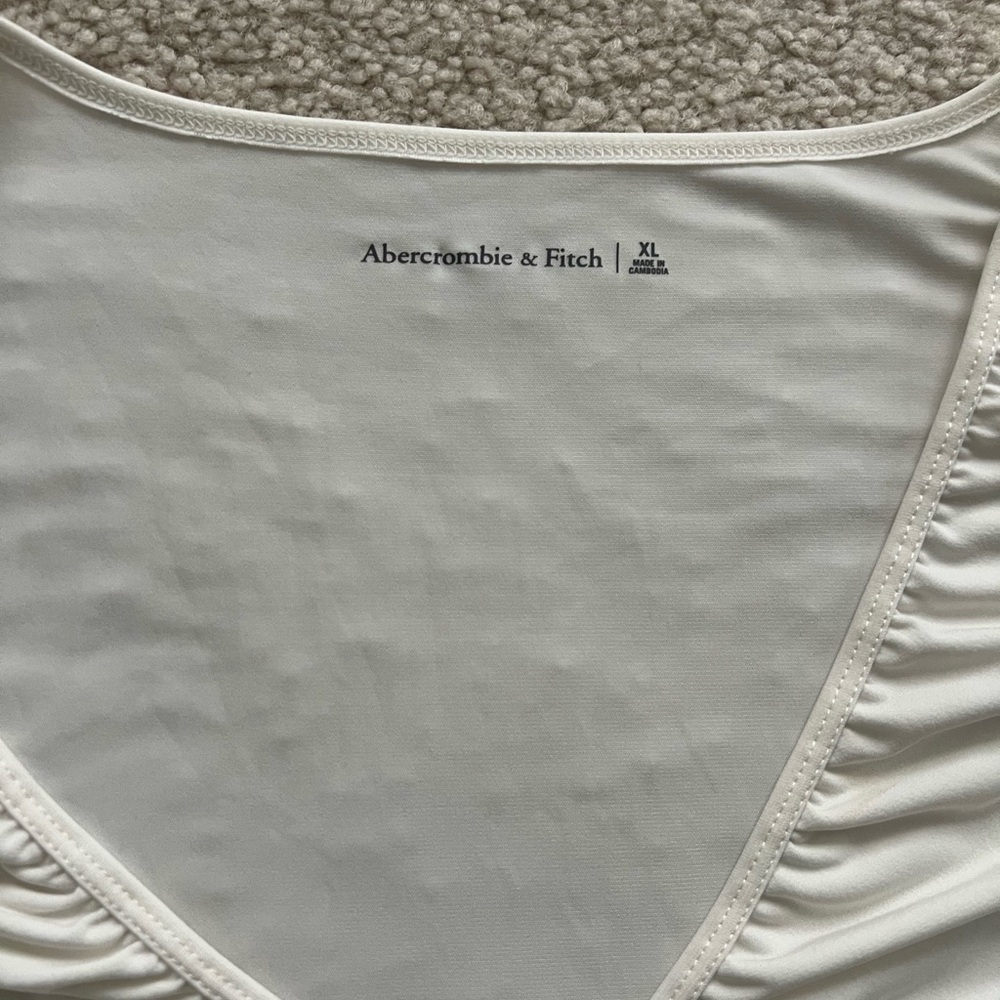 White Ruched V-Neck Top - Picture 2 of 4